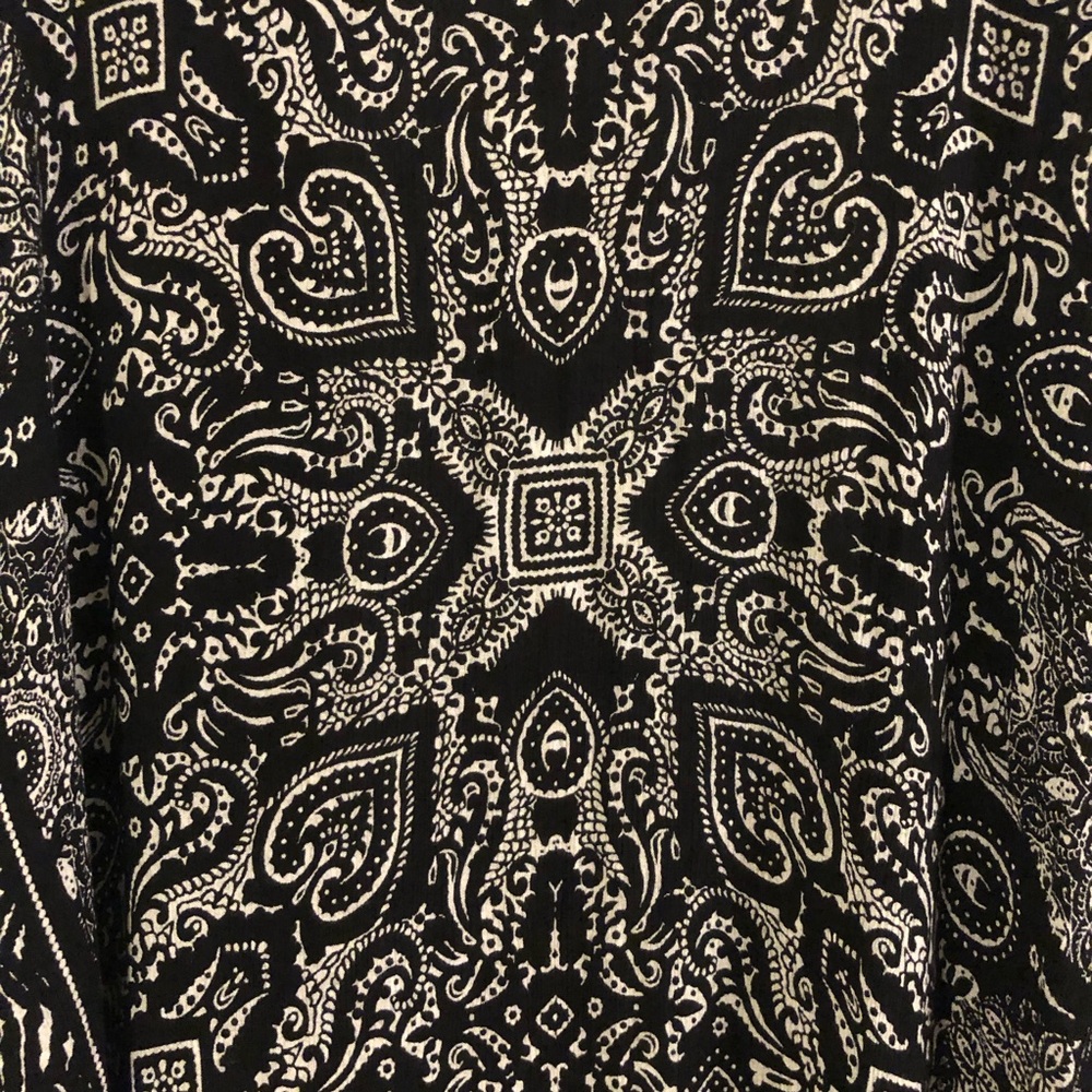 Bila Black and White Printed Kimono Wrap XL/XXL - Picture 7 of 7